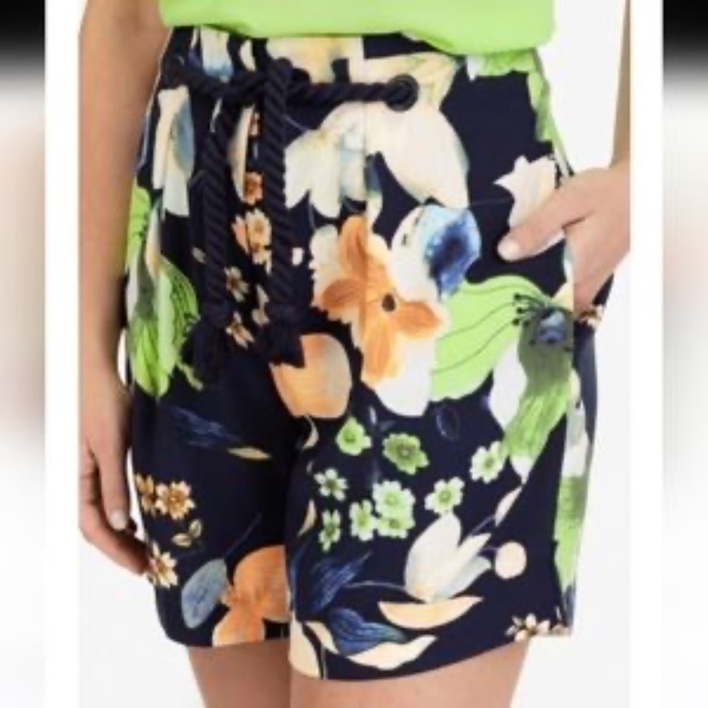 EUC Tribal Jeans Floral Flowing Shorts Nautical Rope Belt Accent Size 6 - Picture 1 of 7